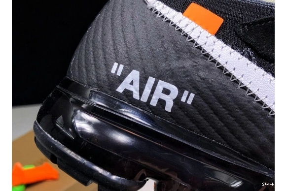  O-W Air AA3831-001 VaporMax 0218